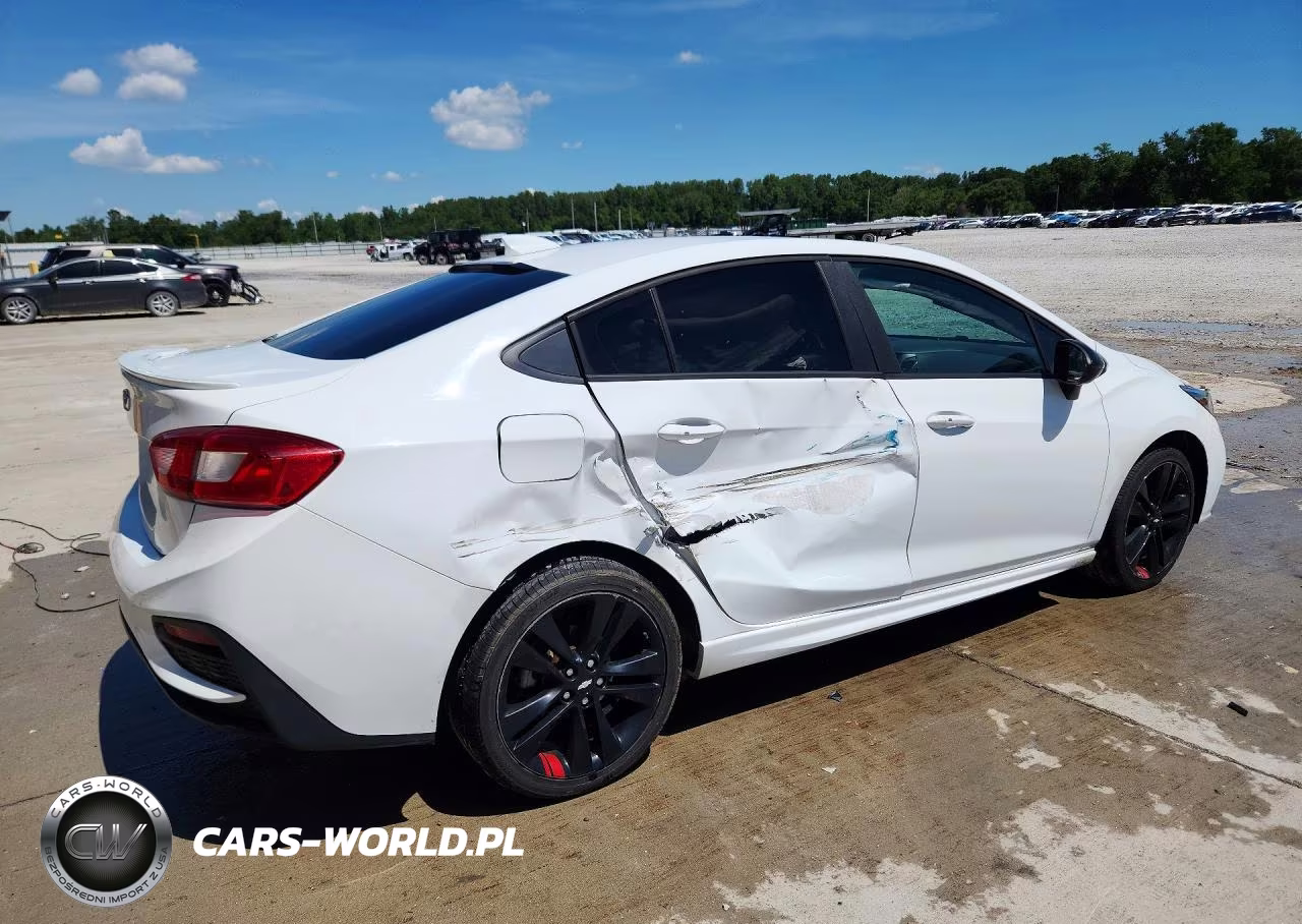 2018 Chevrolet Cruze Lt VIN:1G1BE5SM7J7123447 - 3