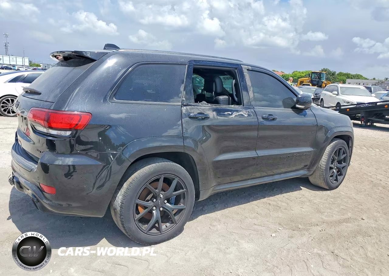2018 Jeep Grand Cherokee Srt 4X4 VIN:1C4RJFDJ8JC438761 - 3