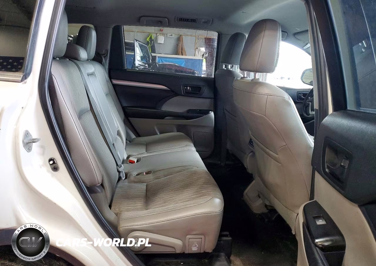 2019 Toyota Highlander Le Plus VIN:5TDBZRFH2KS996496 - 11