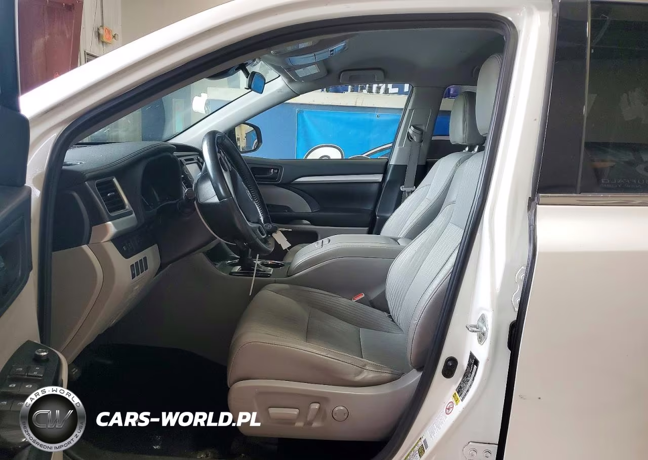 2019 Toyota Highlander Le Plus VIN:5TDBZRFH2KS996496 - 7