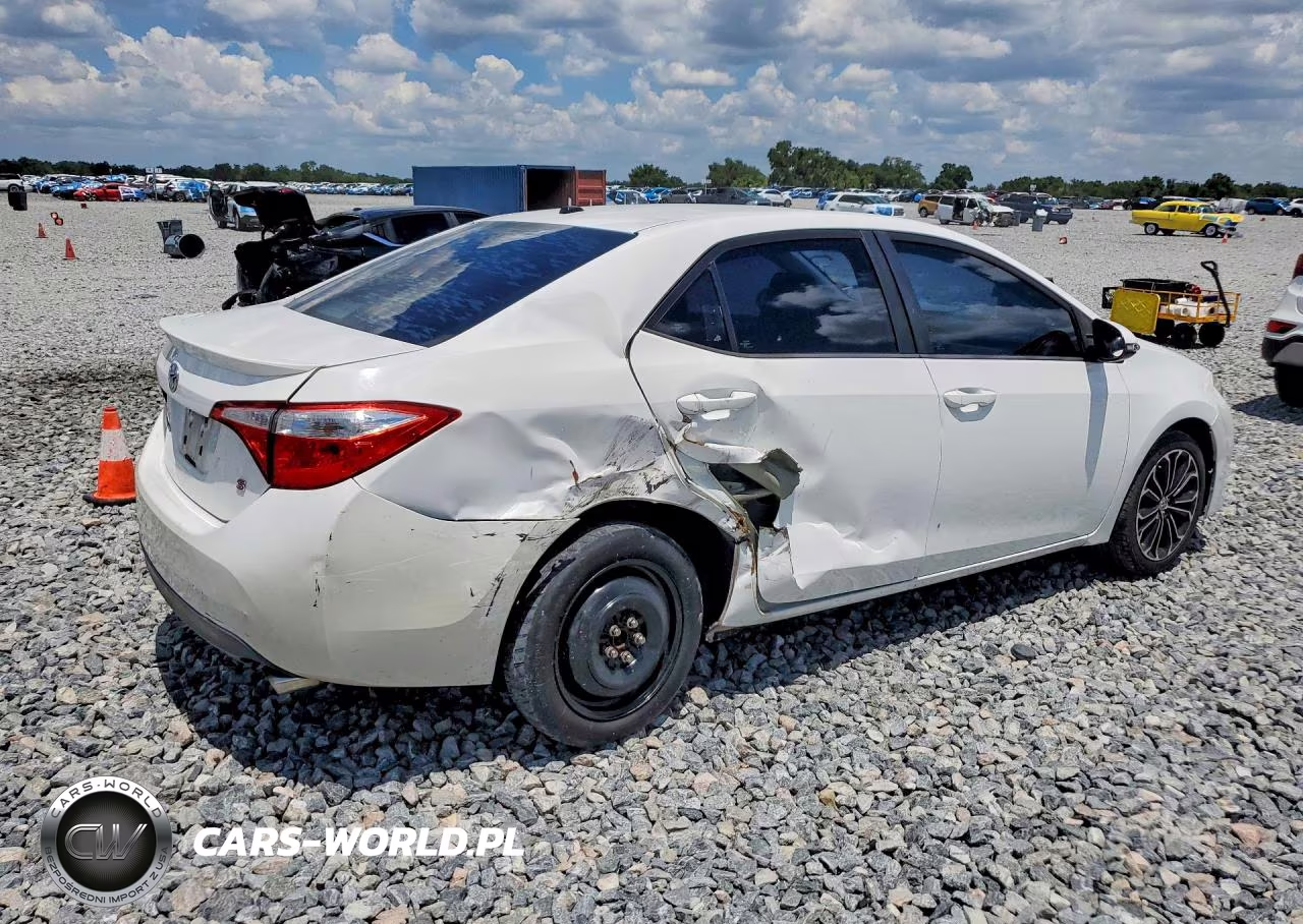 2015 Toyota Corolla S Plus VIN:2T1BURHE1FC395502 - 3