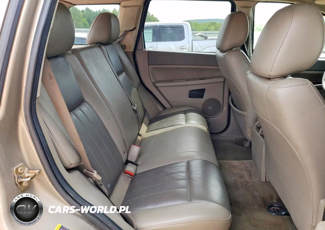 2005 Jeep Grand Cherokee Laredo VIN:1J8HR48N45C690690 - 11