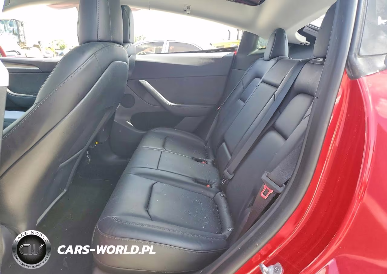 2023 Tesla Model Y VIN:7SAYGDEF6PF585930 - 10