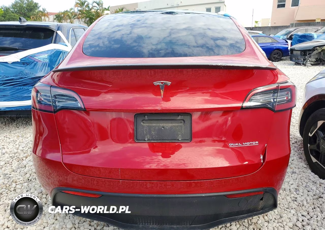 2023 Tesla Model Y VIN:7SAYGDEF6PF585930 - 6