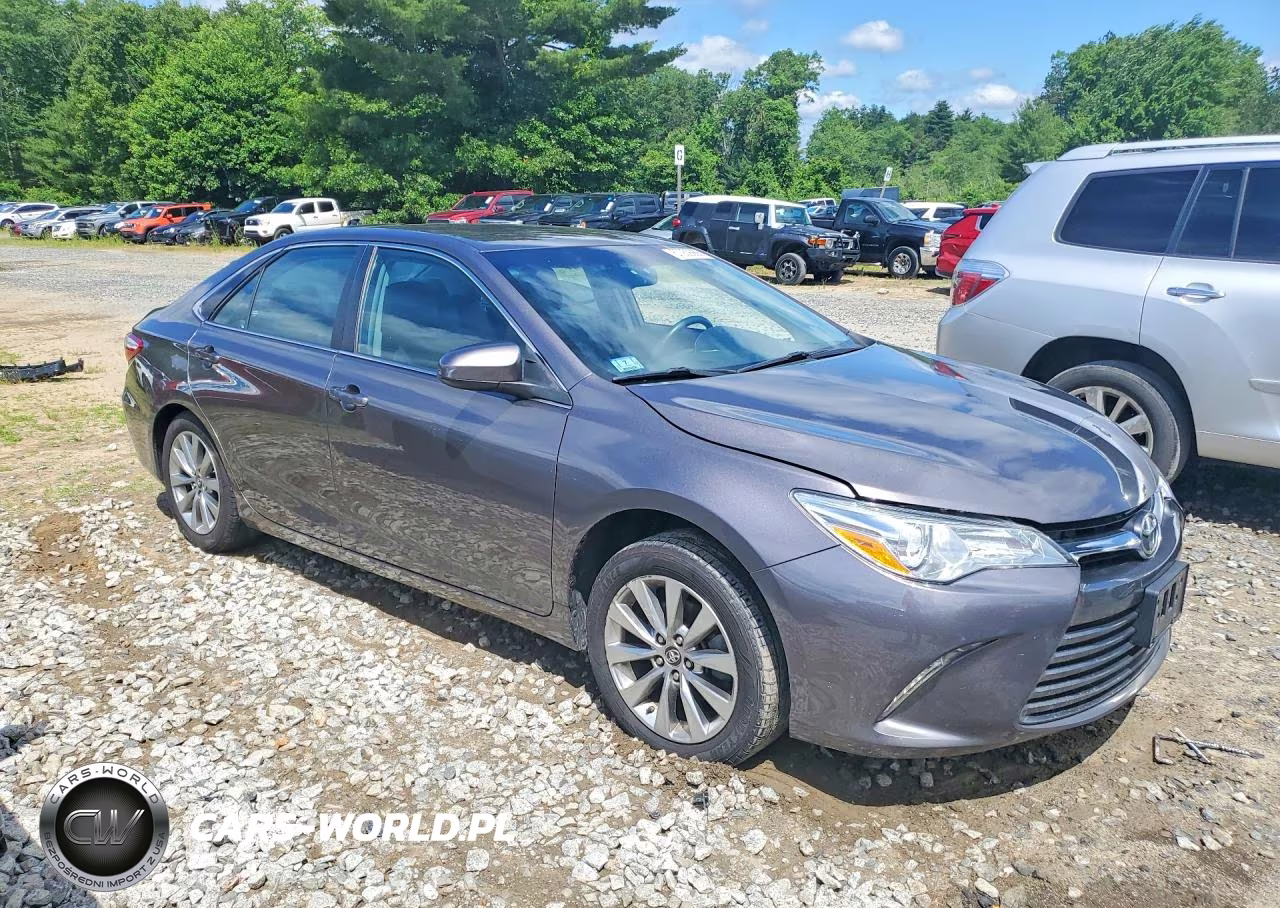 2015 Toyota Camry Xle VIN:4T4BF1FK4FR495358 - 4