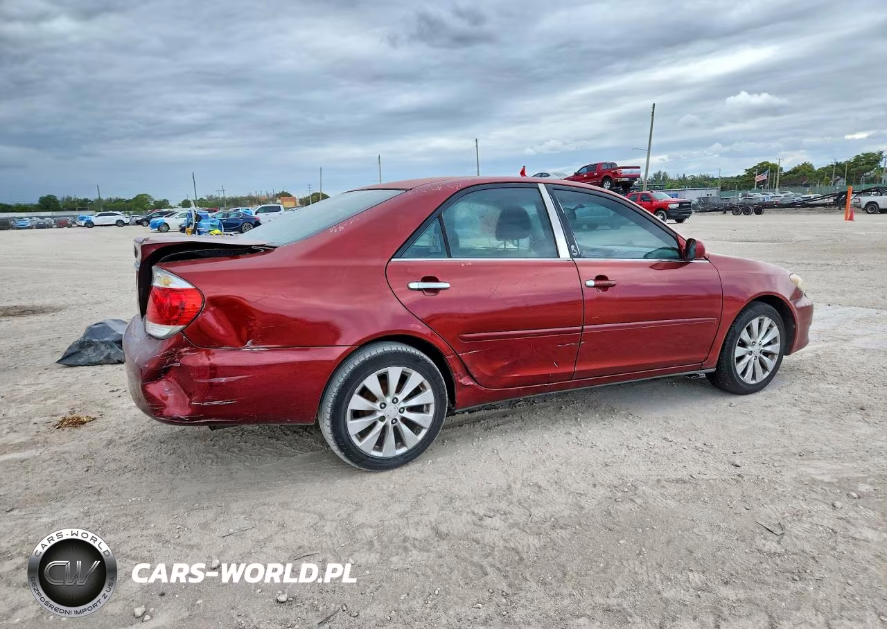 2005 Toyota Camry Le VIN:4T1BE32K75U092150 - 3