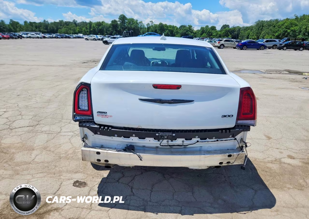 2023 Chrysler 300 Touring L VIN:2C3CCASG1PH707266 - 6