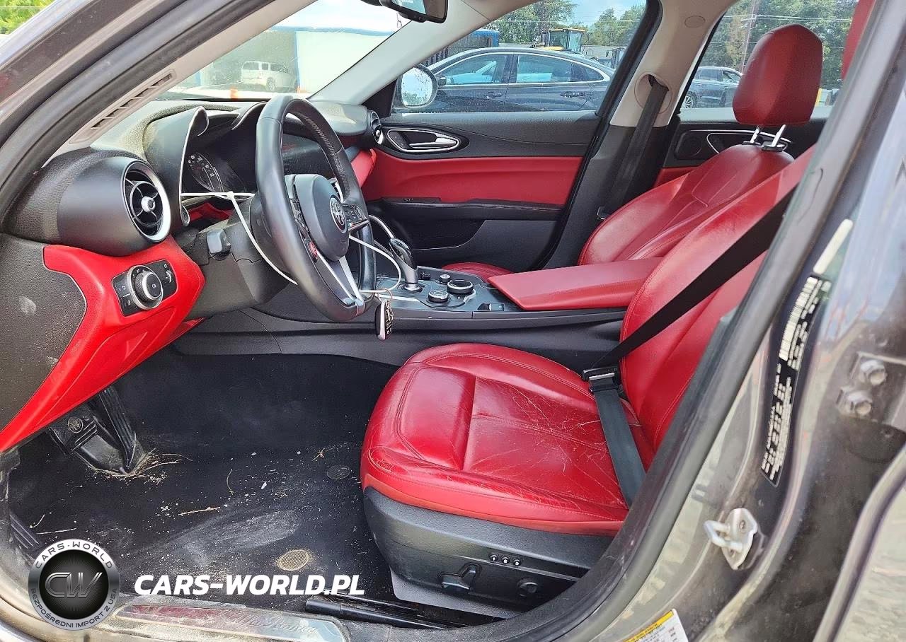 2018 Alfa Romeo Giulia Q4 VIN:ZARFAEDN7J7566715 - 7