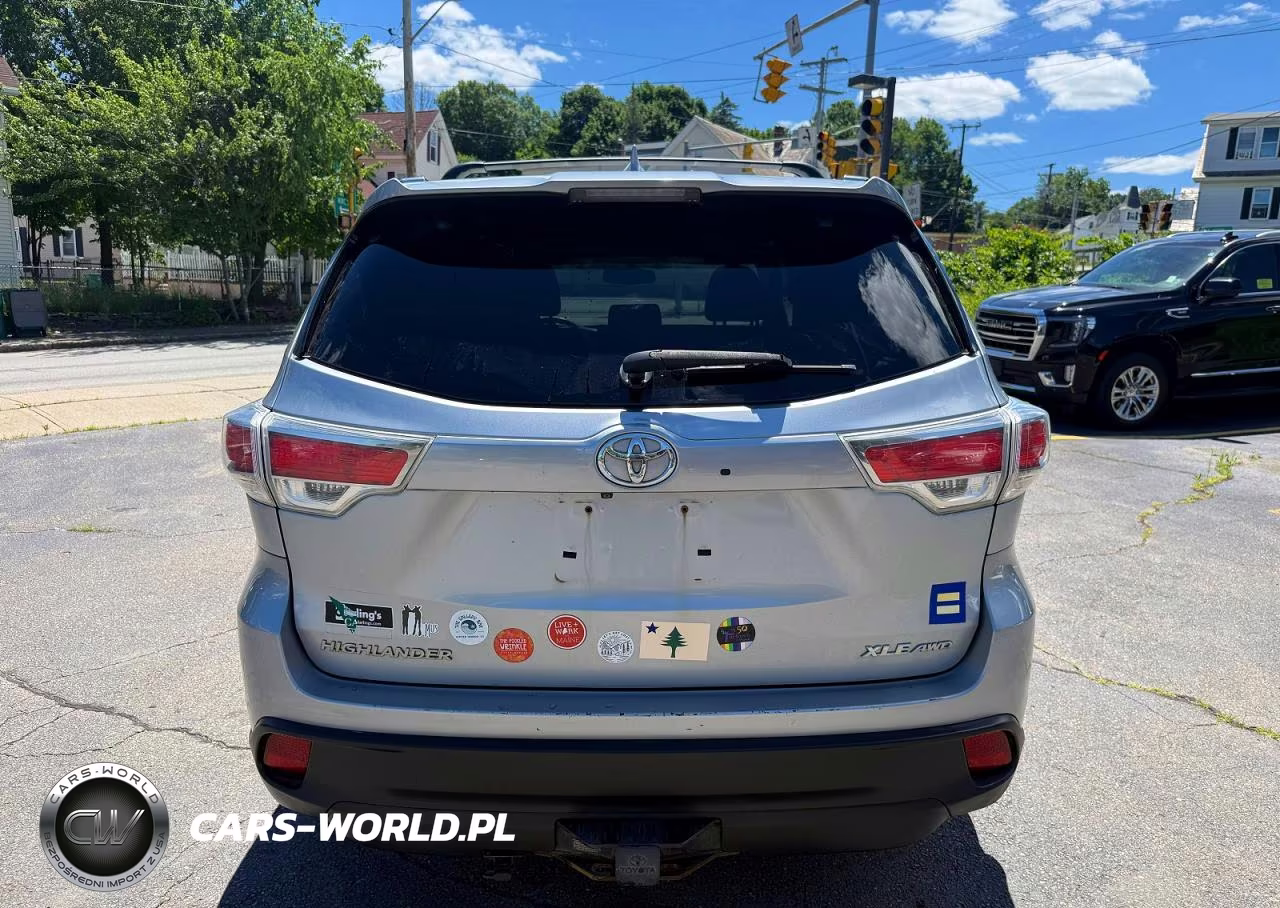 2015 Toyota Highlander Xle VIN:5TDJKRFH3FS075698 - 6
