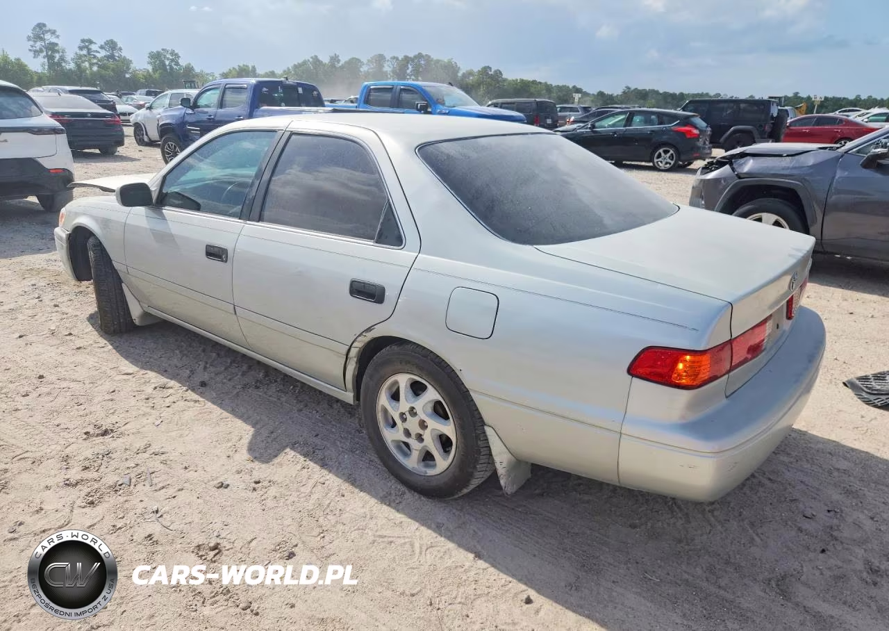 2001 Toyota Camry Le VIN:4T1BG22K31U087266 - 2