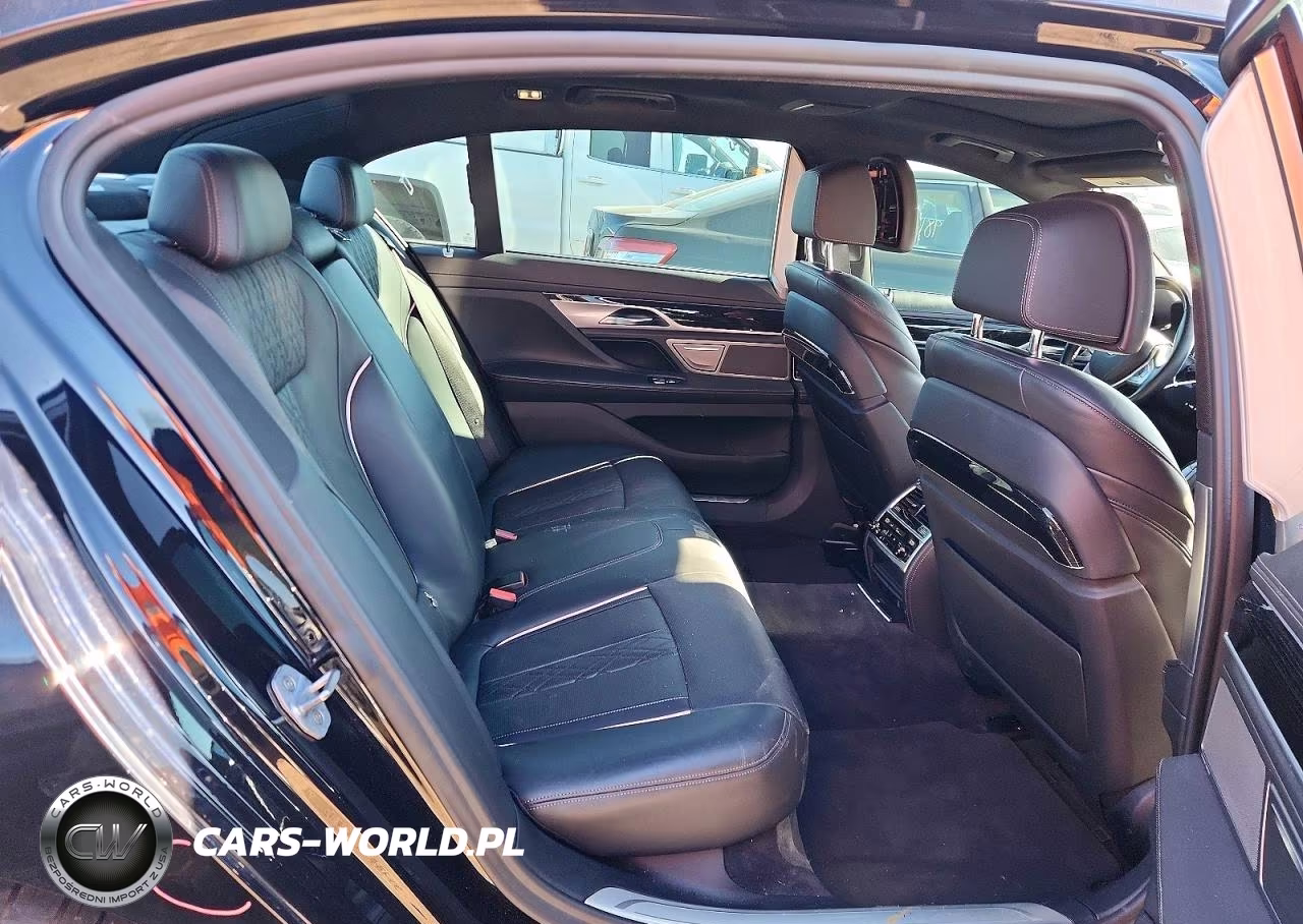 2019 BMW 750 Xi VIN:WBA7F2C54KB240379 - 10