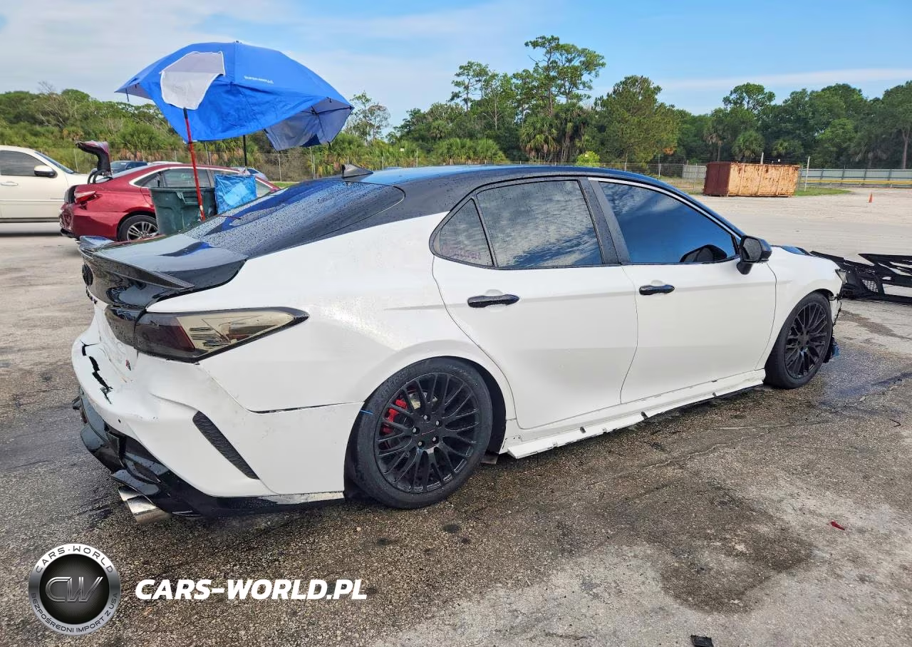 2020 Toyota Camry Se VIN:4T1G11AKXLU963322 - 3