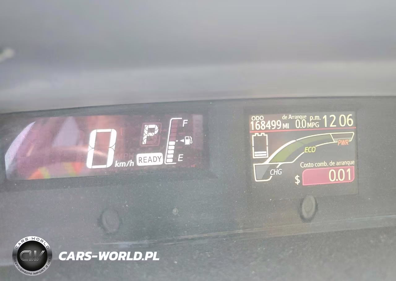 2016 Toyota Prius C Persona Special Edition VIN:JTDKDTB35G1119723 - 9
