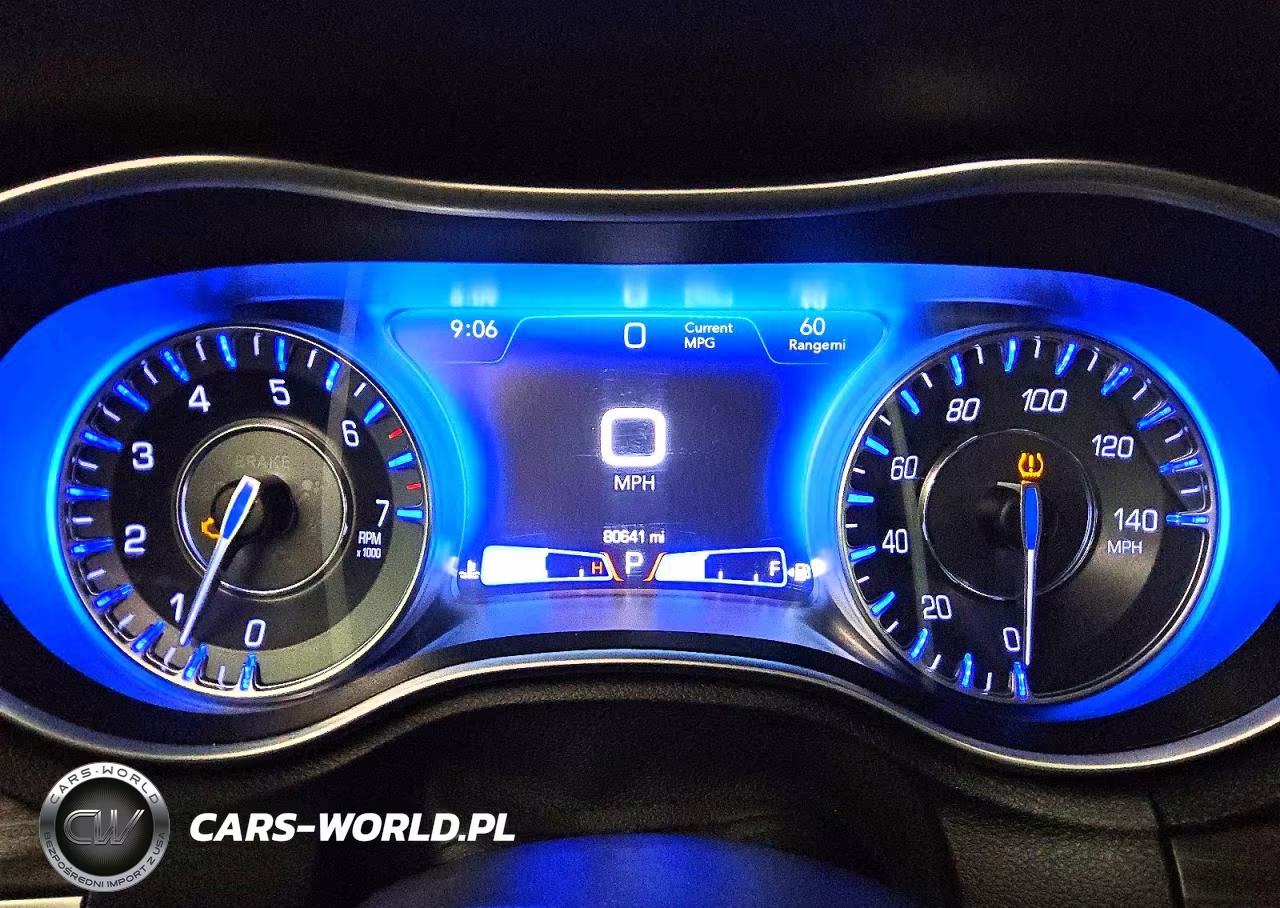 2019 Chrysler 300 Touring VIN:2C3CCAAG4KH634307 - 9