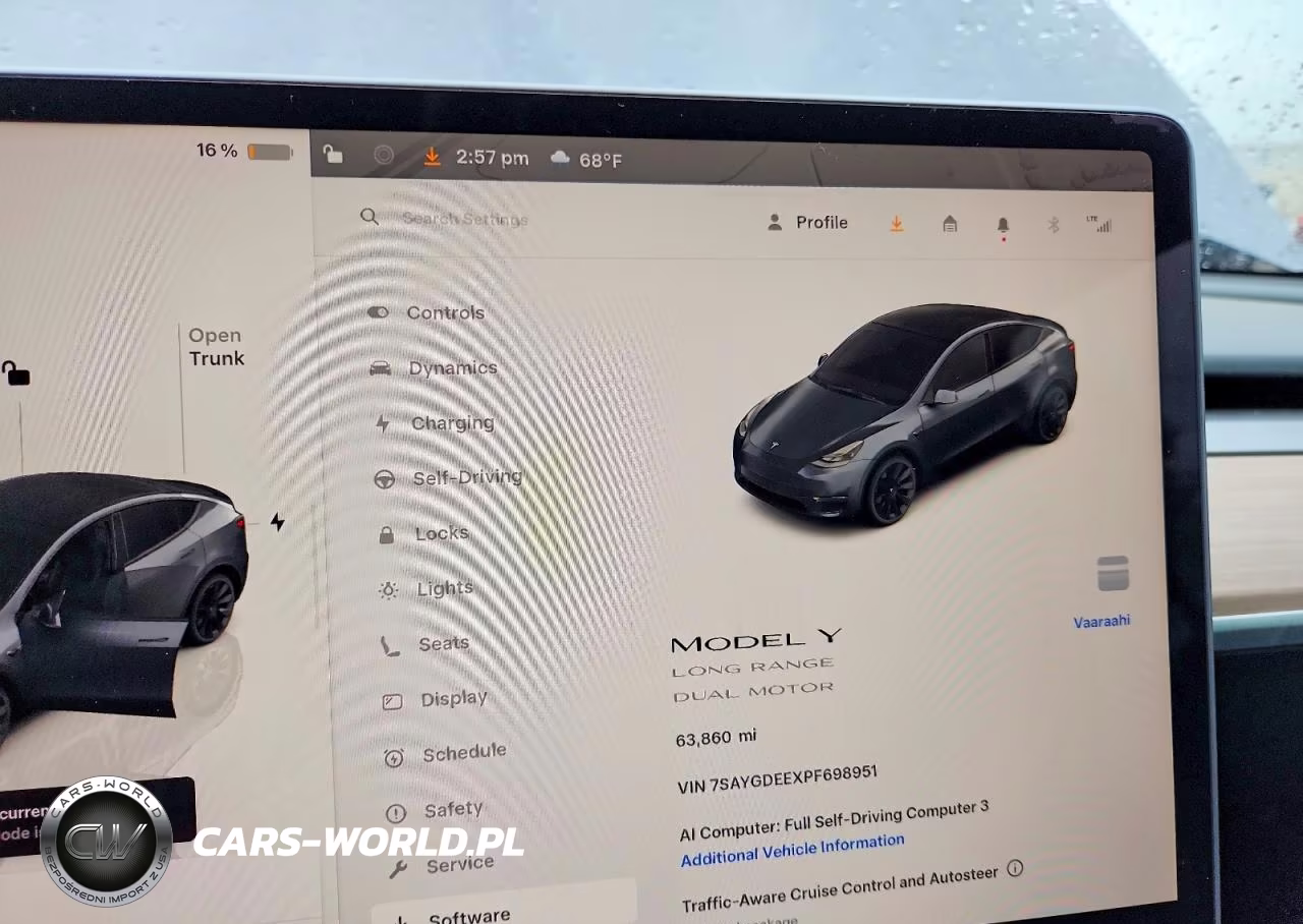 2023 Tesla Model Y VIN:7SAYGDEEXPF698951 - 9