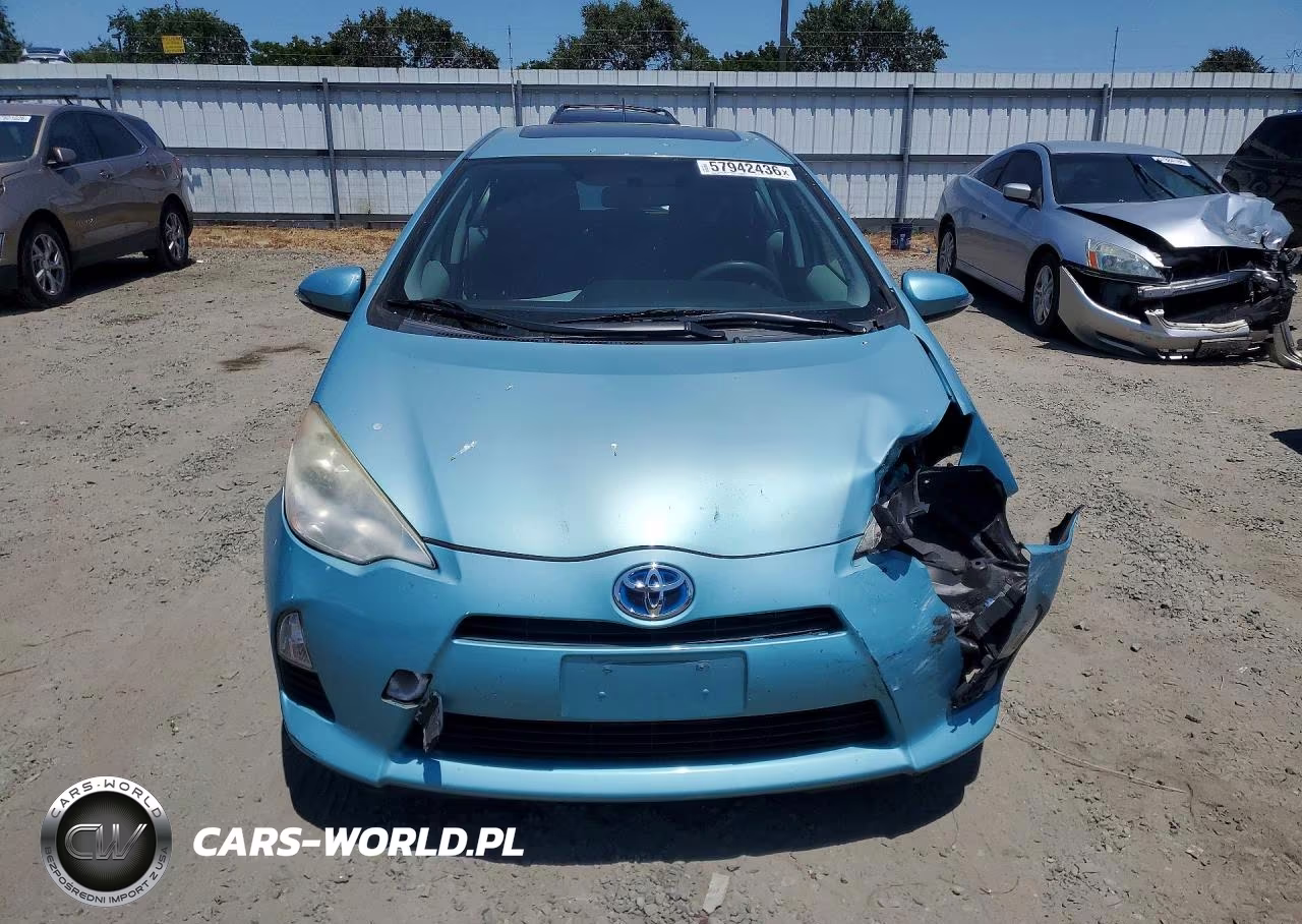 2012 Toyota Prius C Three VIN:JTDKDTB3XC1027467 - 5