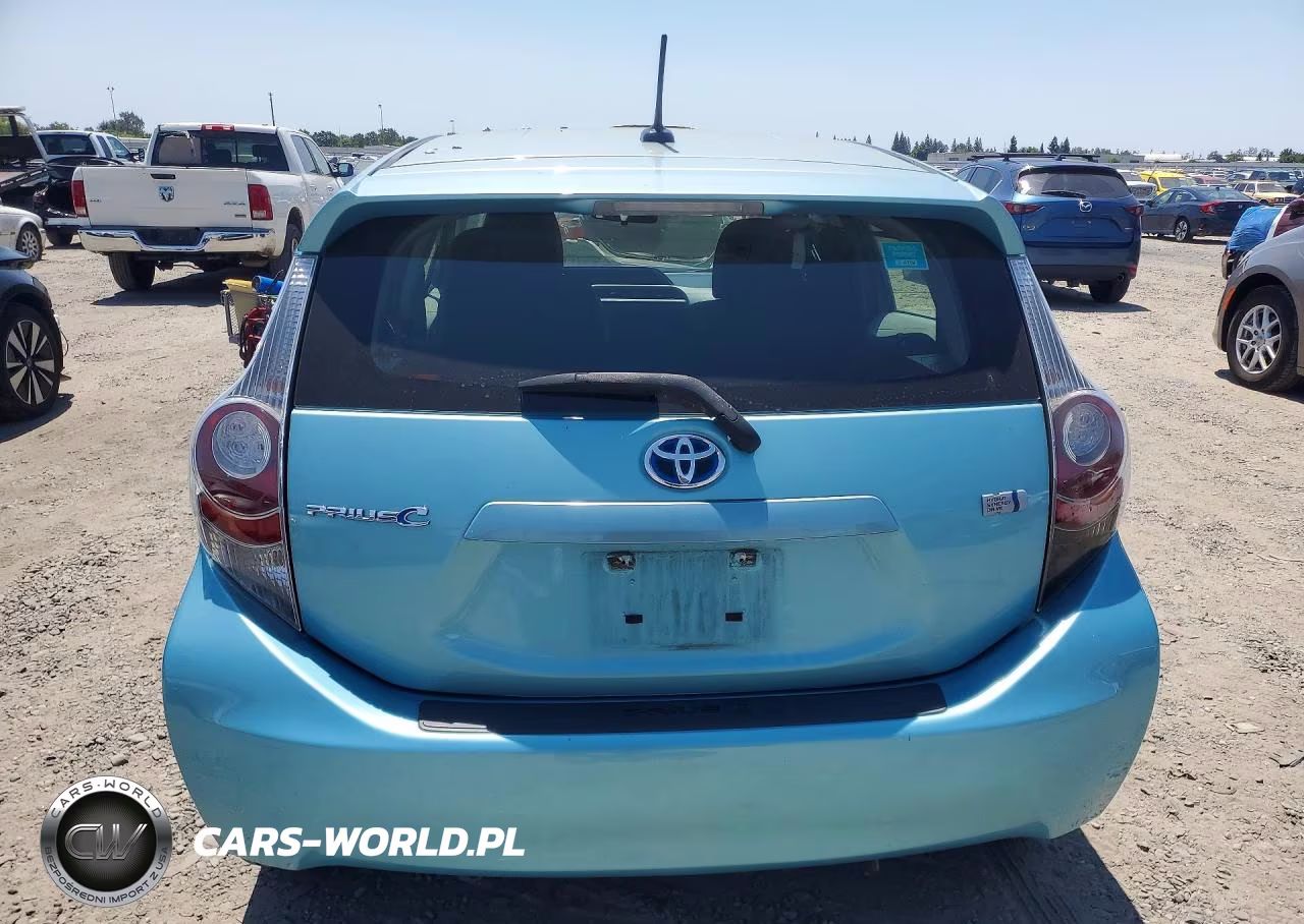 2012 Toyota Prius C Three VIN:JTDKDTB3XC1027467 - 6