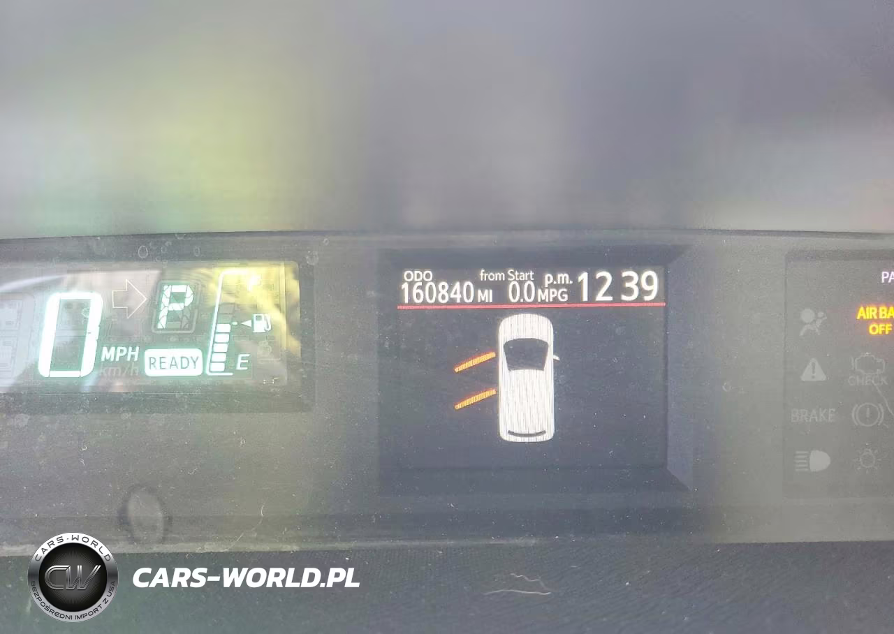 2012 Toyota Prius C Three VIN:JTDKDTB3XC1027467 - 9