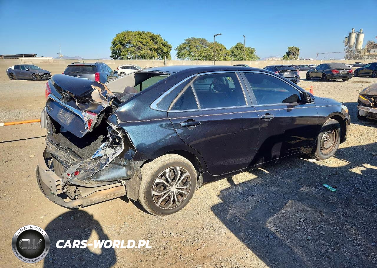 2015 Toyota Camry Le VIN:4T1BF1FKXFU005242 - 3