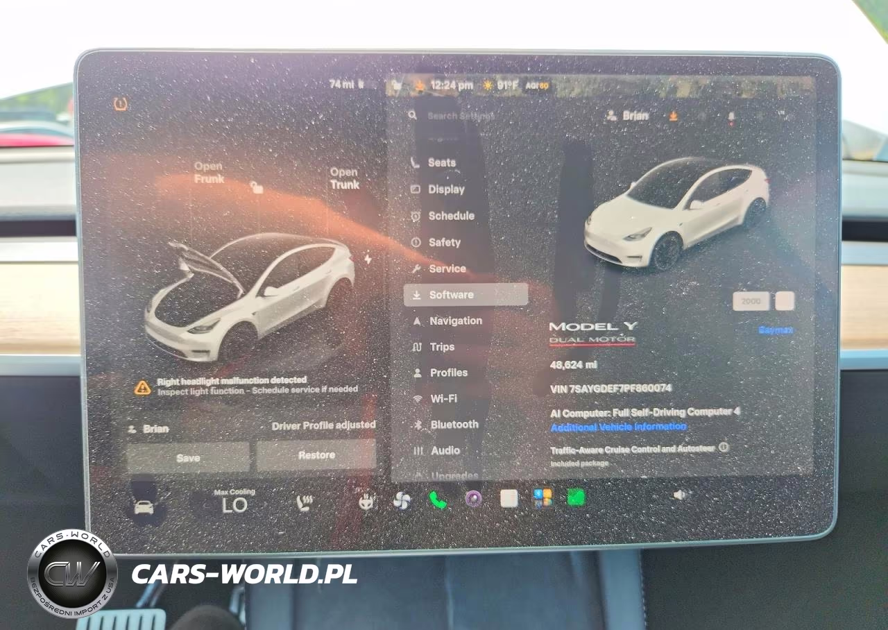 2023 Tesla Model Y VIN:7SAYGDEF7PF860074 - 9