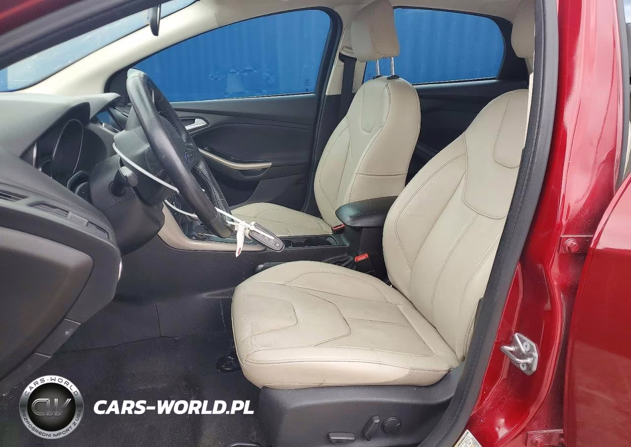 2017 Ford Focus Titanium VIN:1FADP3J21HL295074 - 7