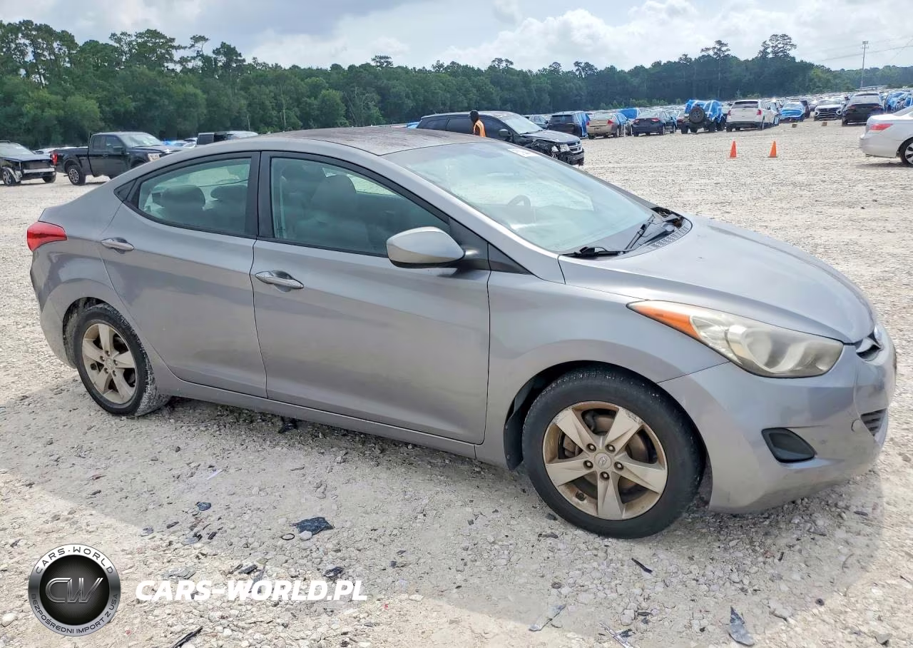 2011 Hyundai Elantra Gls VIN:KMHDH4AE2BU106713 - 4