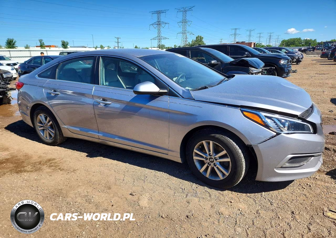 2016 Hyundai Sonata Se VIN:5NPE24AF5GH405827 - 4