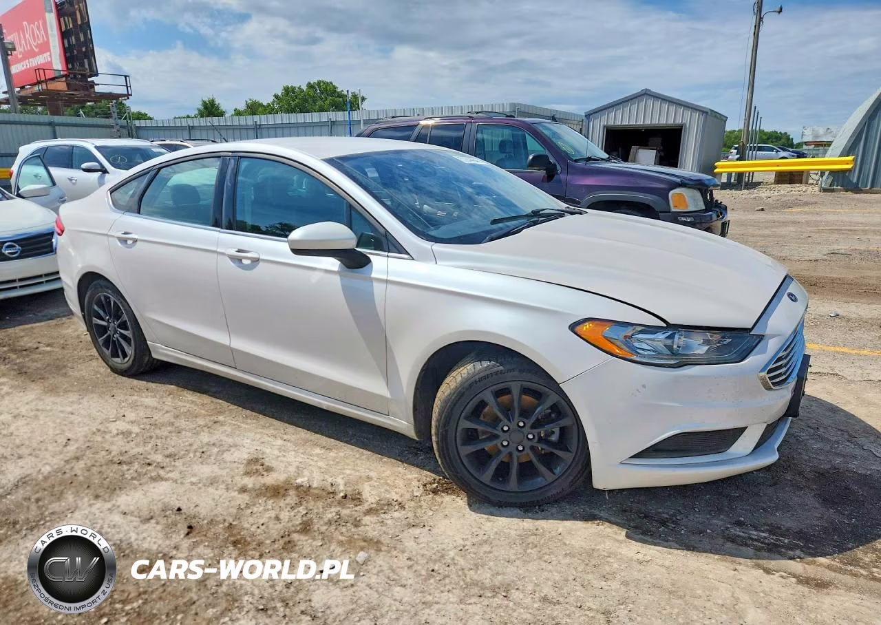 2017 Ford Fusion Se VIN:3FA6P0H70HR192819 - 4