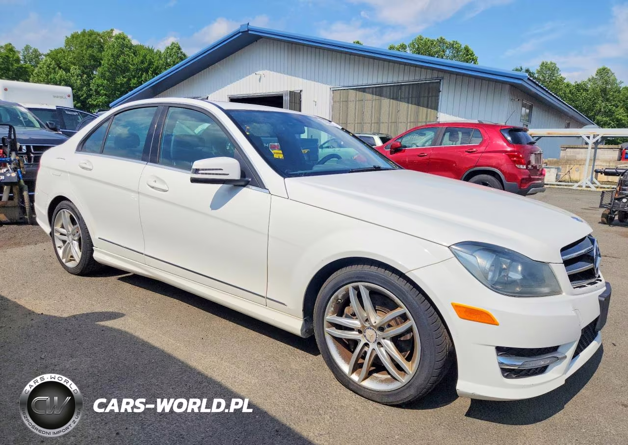 2014 Mercedes-Benz C 300 4Matic VIN:WDDGF8AB5EA932245 - 4