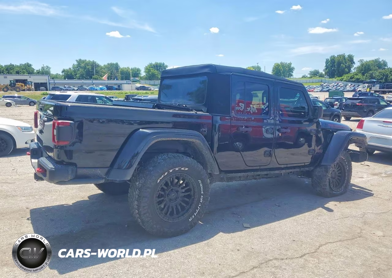 2020 Jeep Gladiator Rubicon VIN:1C6JJTBG2LL210266 - 3