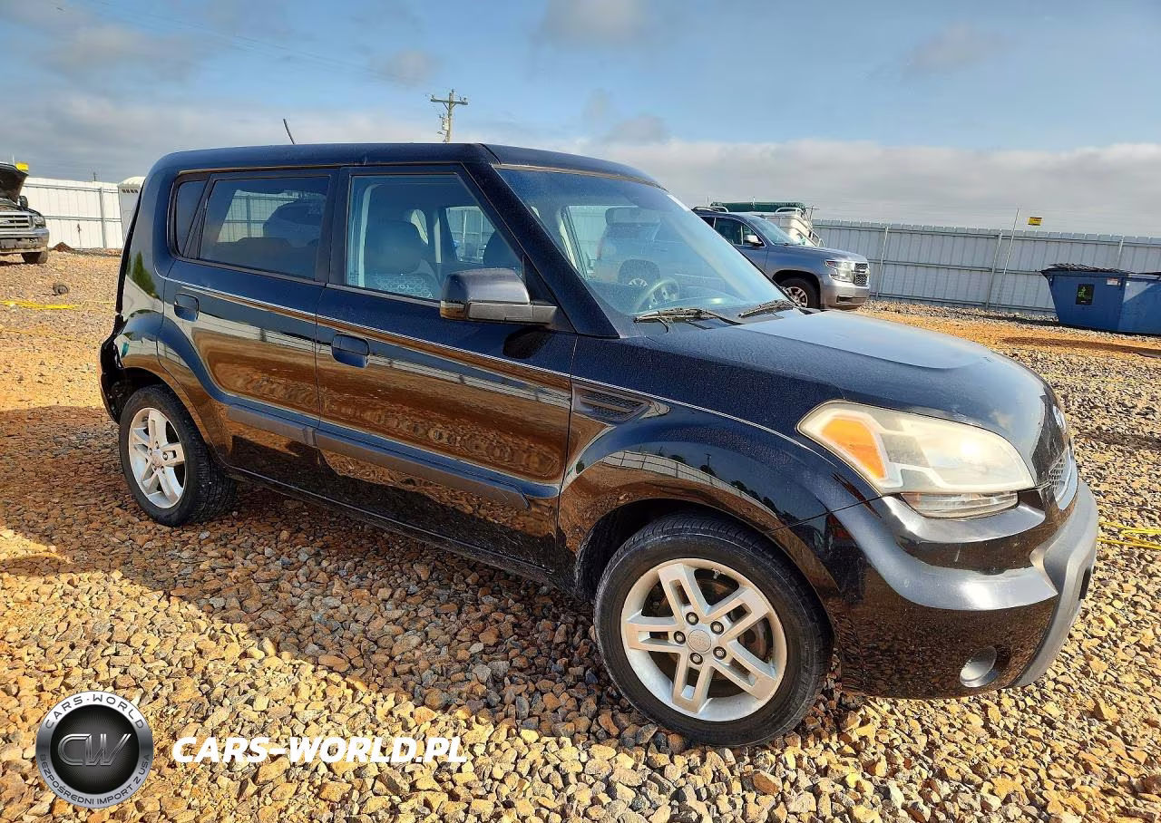 2010 Kia Soul + VIN:KNDJT2A29A7151242 - 4