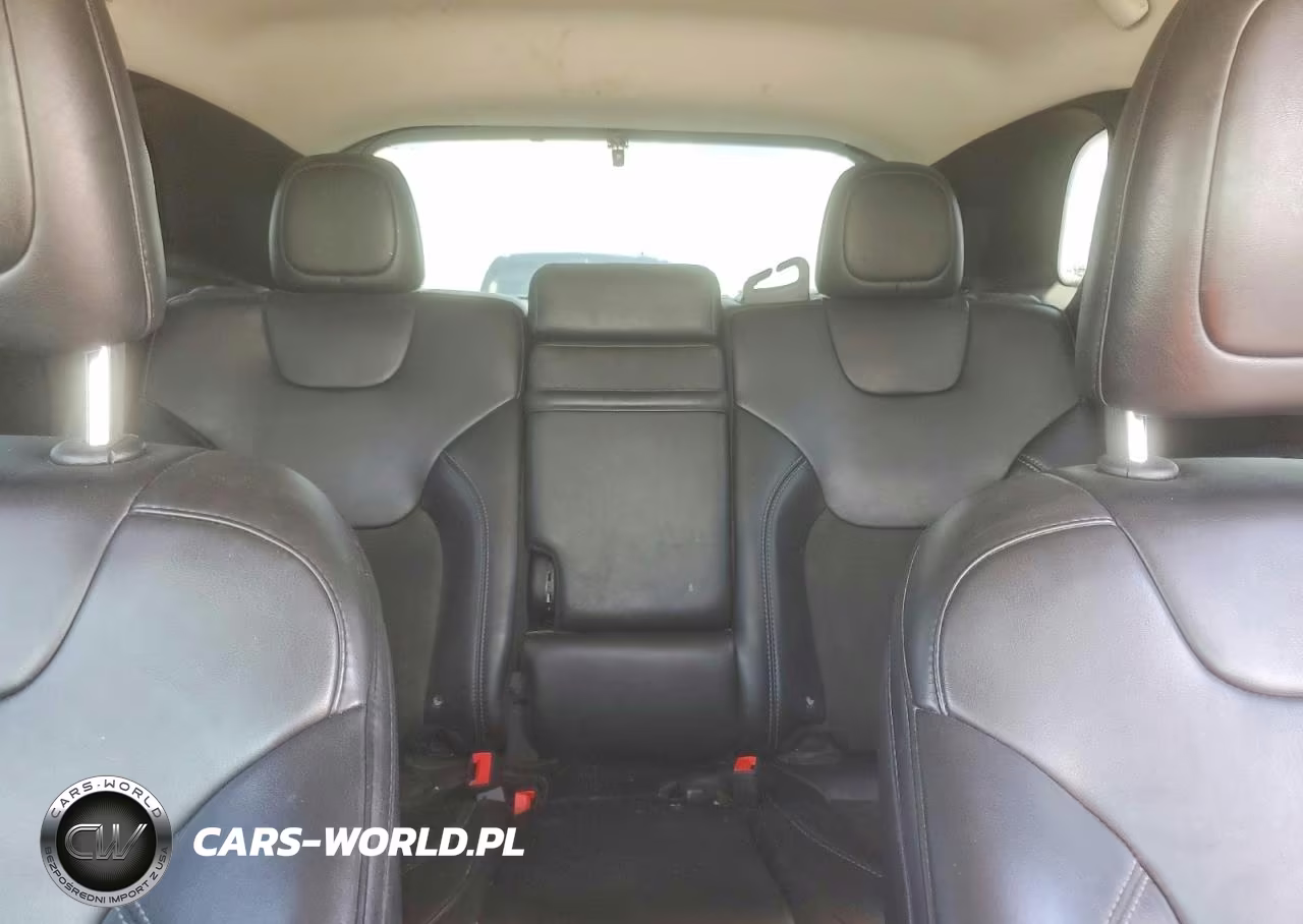 2019 Jeep Cherokee Latitude Plus VIN:1C4PJLLB3KD184811 - 10