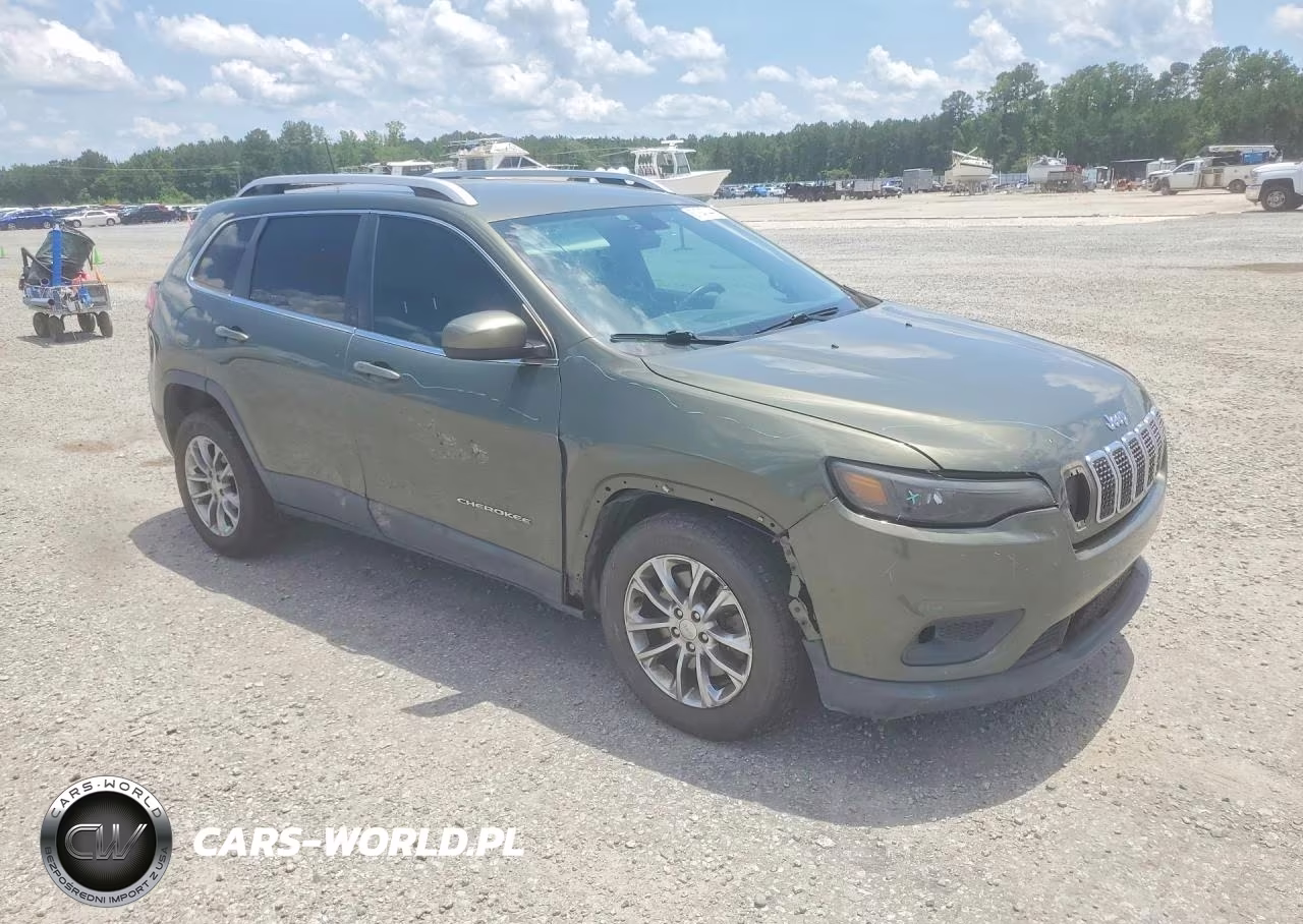 2019 Jeep Cherokee Latitude Plus VIN:1C4PJLLB3KD184811 - 4