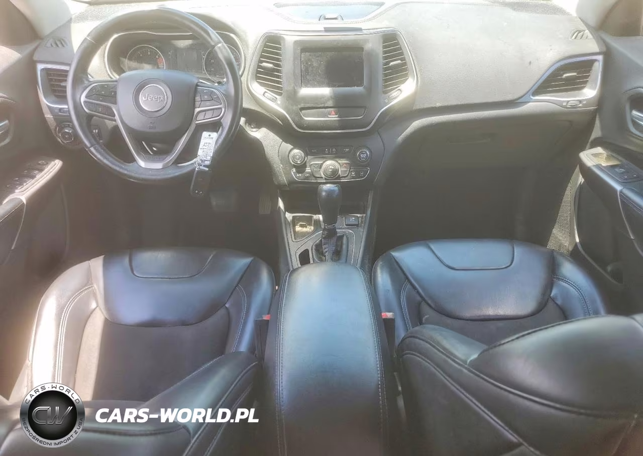 2019 Jeep Cherokee Latitude Plus VIN:1C4PJLLB3KD184811 - 8