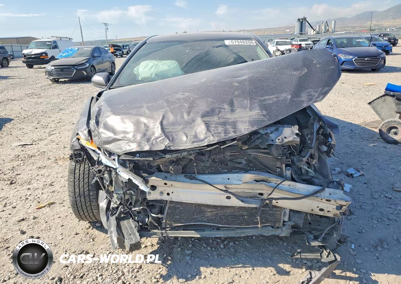 2024 Toyota Camry Le VIN:4T1C11AK5RU880405 - 5