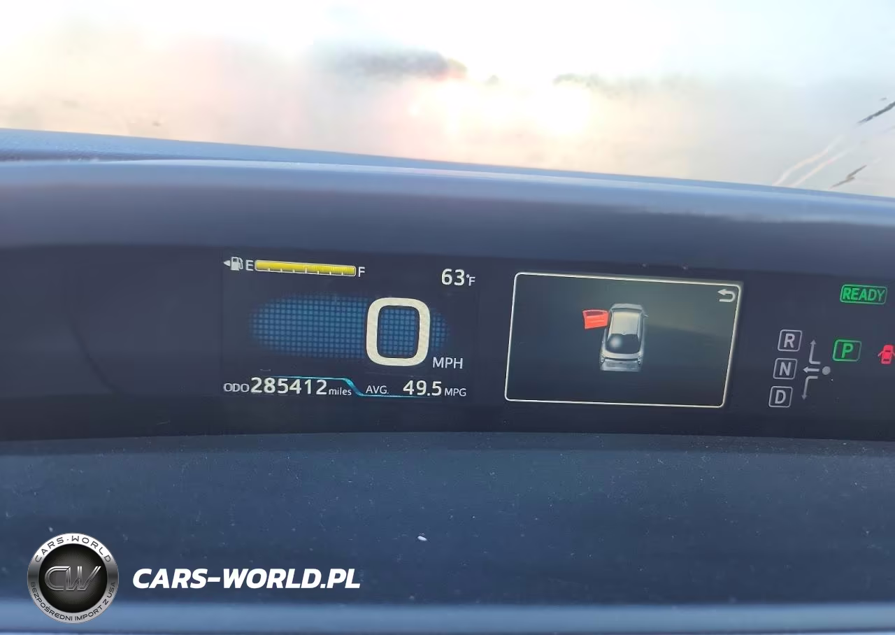 2017 Toyota Prius Two VIN:JTDKBRFU7H3050003 - 9