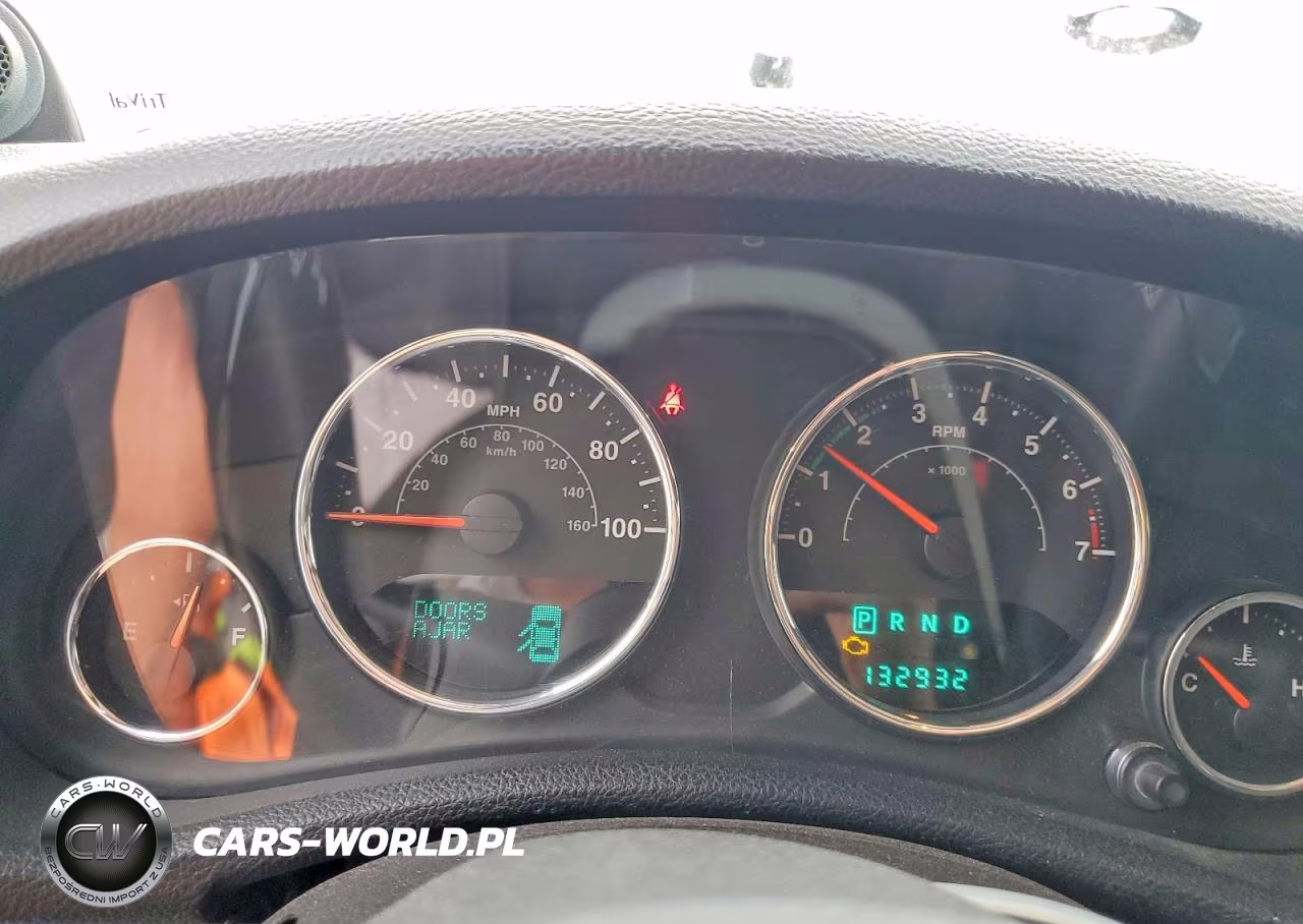 2012 Jeep Wrangler Unlimited Sport VIN:1C4BJWDG7CL100616 - 9