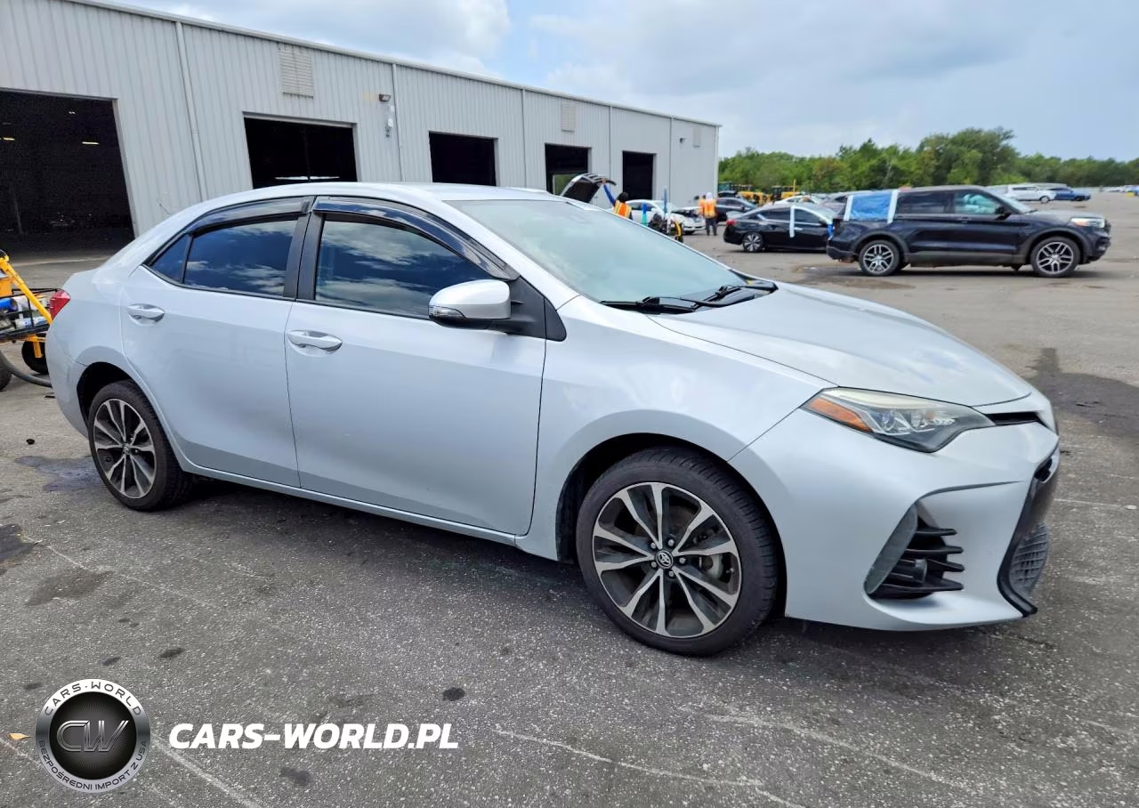 2018 Toyota Corolla Se VIN:5YFBURHE6JP806997 - 4
