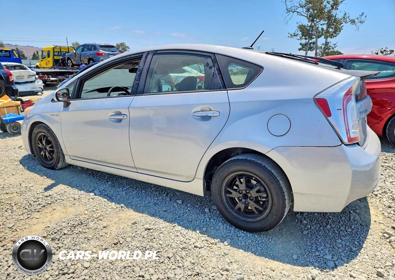 2015 Toyota Prius Three VIN:JTDKN3DU1F0399678 - 2