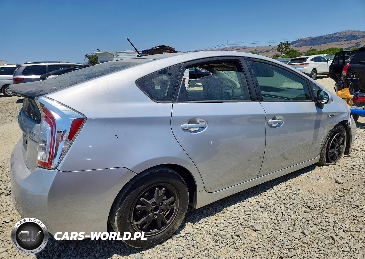 2015 Toyota Prius Three VIN:JTDKN3DU1F0399678 - 3