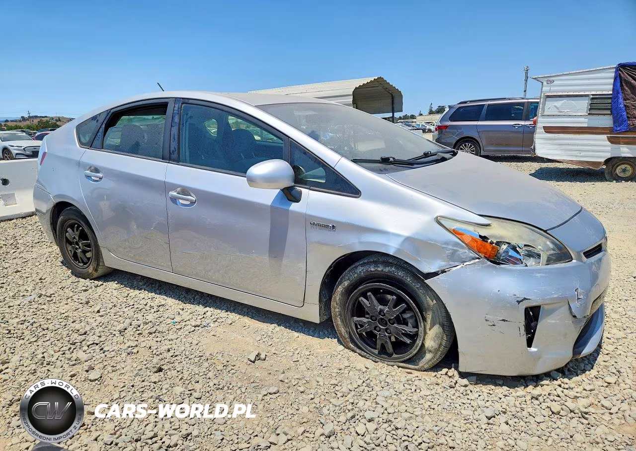2015 Toyota Prius Three VIN:JTDKN3DU1F0399678 - 4