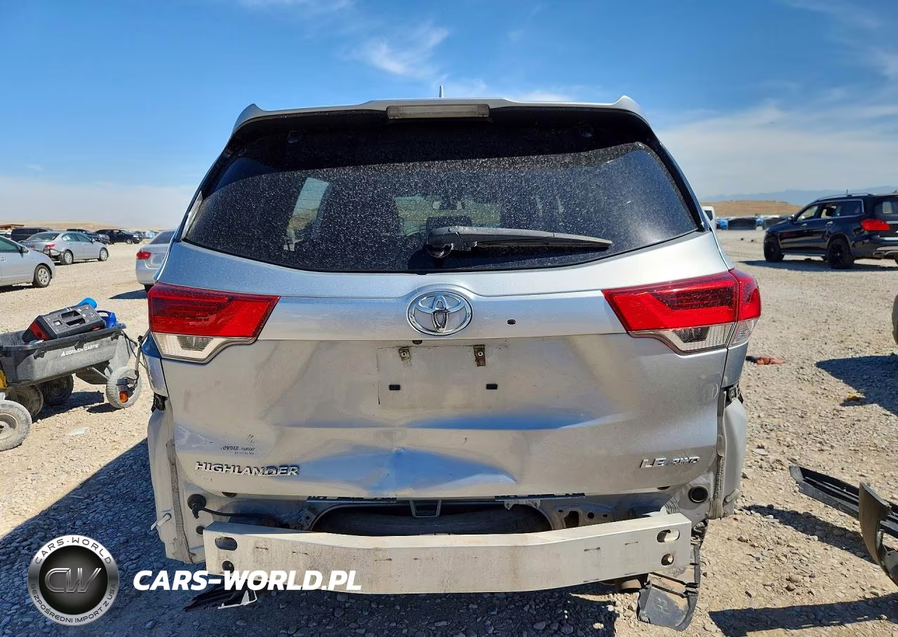2018 Toyota Highlander Le Plus VIN:5TDBZRFH1JS906110 - 6