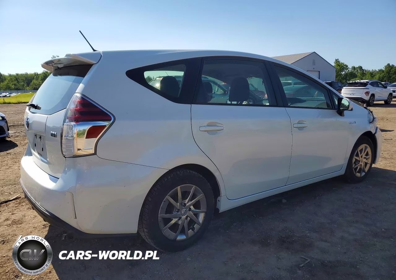 2017 Toyota Prius V Three VIN:JTDZN3EUXHJ070018 - 3