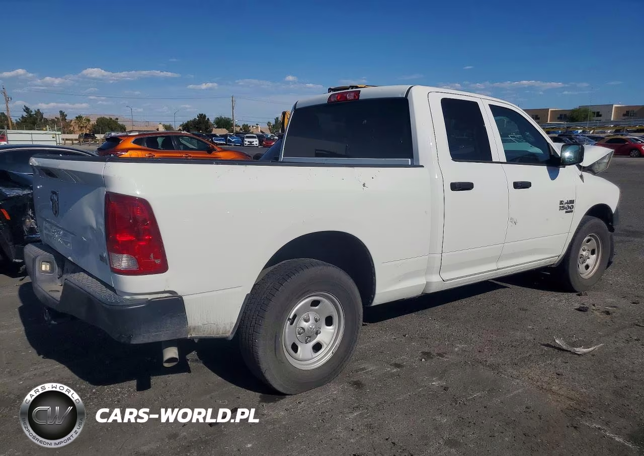 2019 Ram 1500 Classic Tradesman VIN:1C6RR6FG2KS678686 - 3