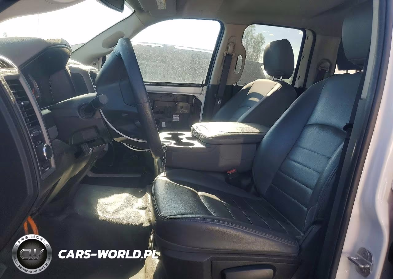 2019 Ram 1500 Classic Tradesman VIN:1C6RR6FG2KS678686 - 7