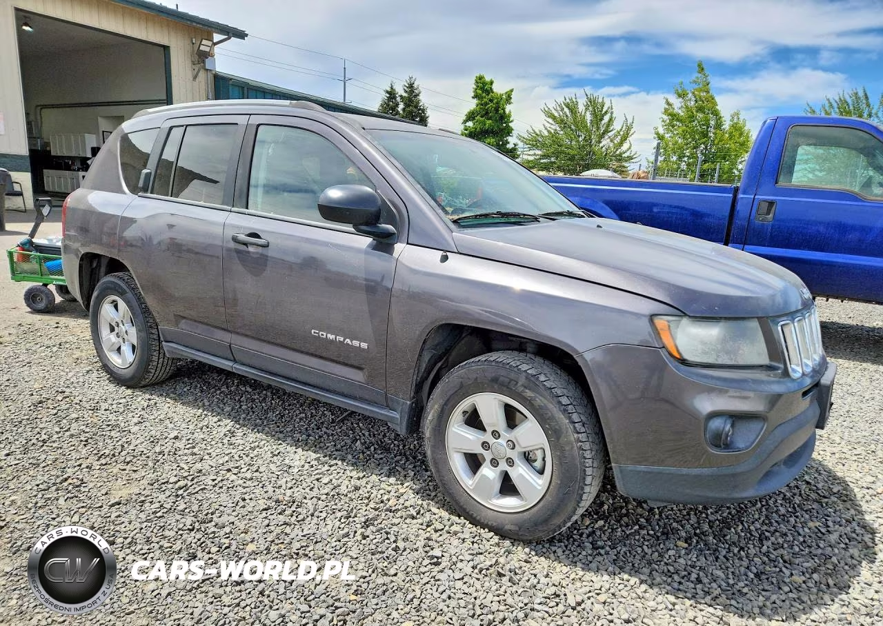 2016 Jeep Compass Sport VIN:1C4NJCBA8GD547627 - 4