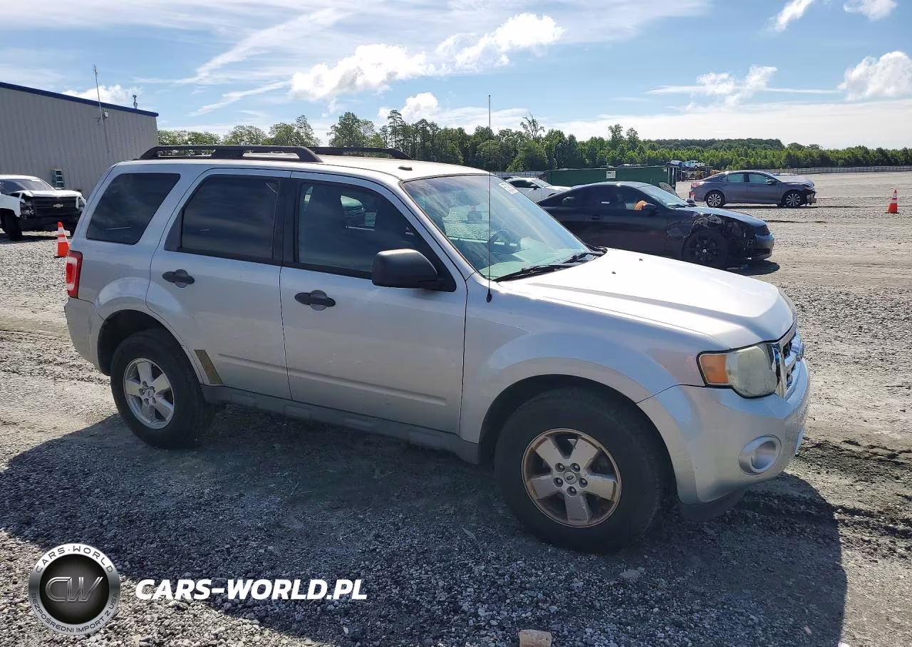 2009 Ford Escape Xlt VIN:1FMCU03G49KA94939 - 4