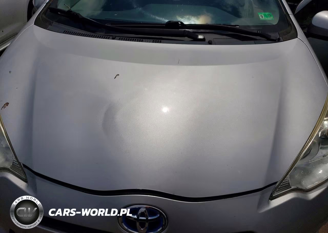2014 Toyota Prius C Three VIN:JTDKDTB33E1067523 - 11