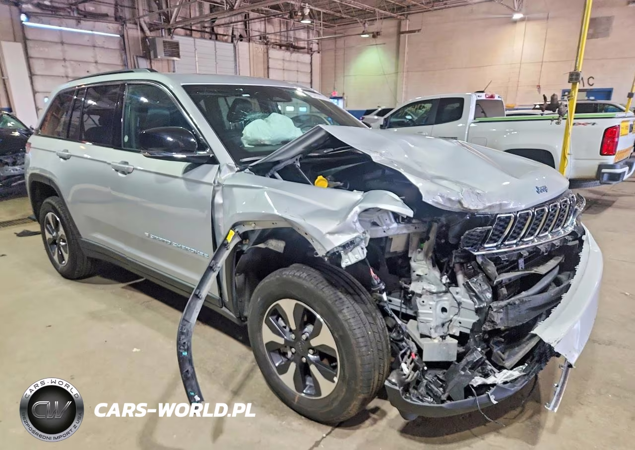 2025 Jeep Grand Cherokee 4Xe VIN:1C4RJYB63S8700930 - 4