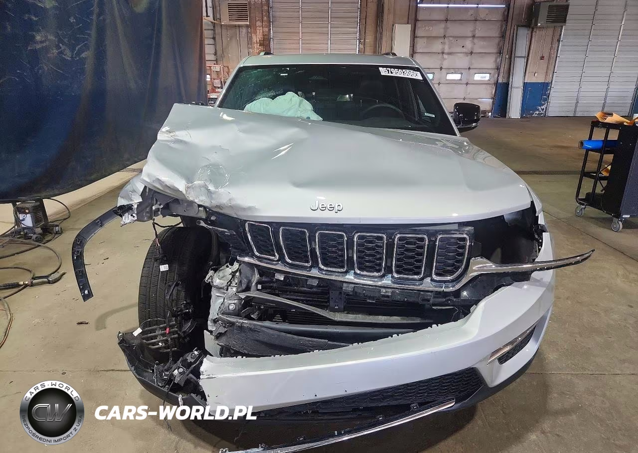 2025 Jeep Grand Cherokee 4Xe VIN:1C4RJYB63S8700930 - 5